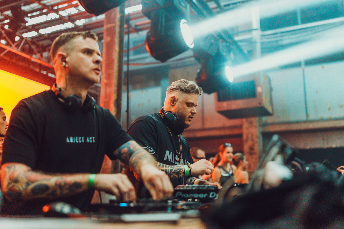 Loading... just a sec